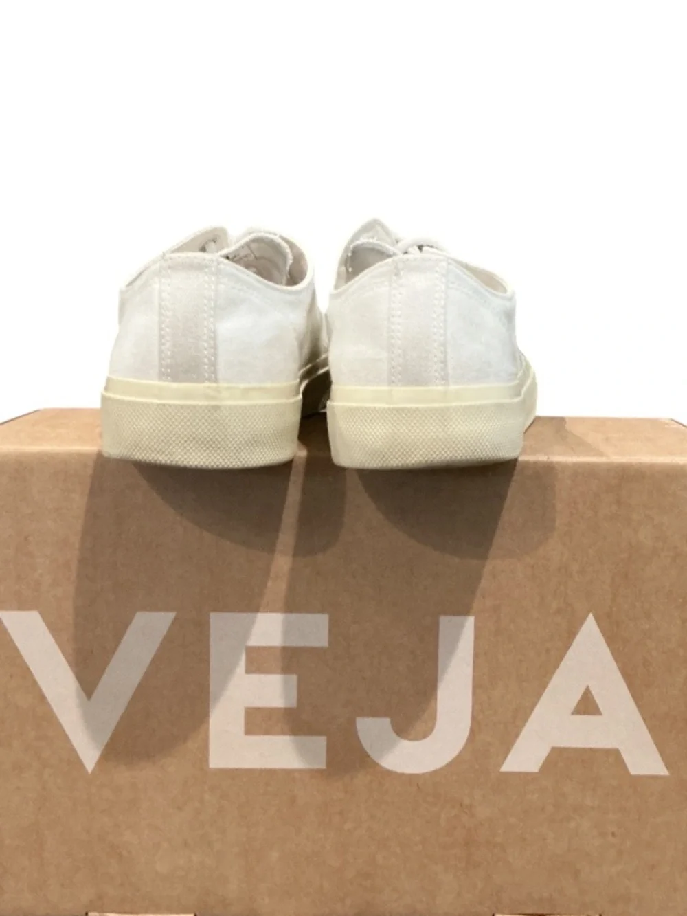 Authentic Veja woman’s signature designer canvas sneakers sz 9 Euro 40